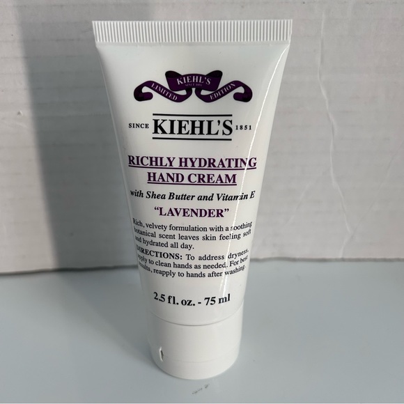 Kiehl’s 5-pc skincare in red gift box - Picture 7 of 8